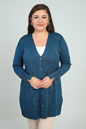 Kadın Kolları Düğme Detaylı Taş Harf Baskılı Soğuk İplik Büyük Beden Hırka