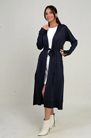 Kadın Kolları Düğme Detaylı Cepli Yanları Yırtmaaçlı Uzun Hırka