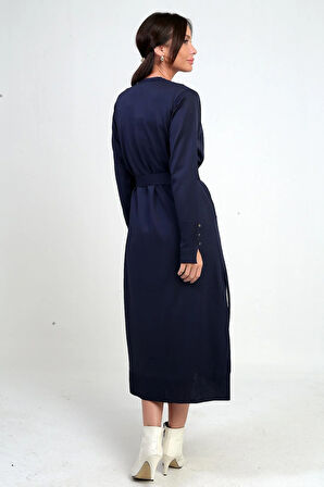 Kadın Kolları Düğme Detaylı Cepli Yanları Yırtmaaçlı Uzun Hırka