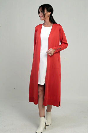 Kadın Kolları Düğme Detaylı Cepli Yanları Yırtmaaçlı Uzun Hırka