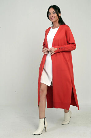 Kadın Kolları Düğme Detaylı Cepli Yanları Yırtmaaçlı Uzun Hırka