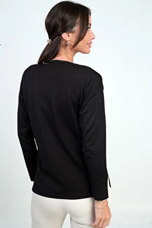 Kadın V Yaka Önü Yazı Baskılı Triko Bluz