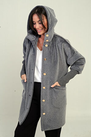 Kadın Kapüşonlu Önü Düğmeli Astarlı Kolları Ribanalı Angora Kaban