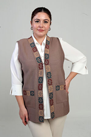 Kadın  Çiçek Motifli Cepli Büyük Beden Kısa Triko Yelek