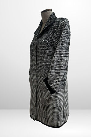 Kadın Önü Düğmeli Kazayağı Desenli Cepli Büyük Beden Triko Kaban