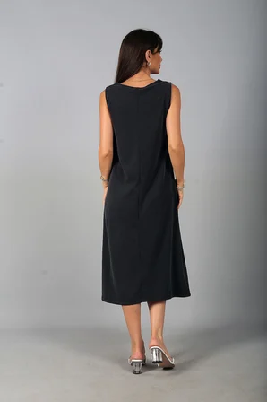 Kadın V Yaka Ön Pervazlı Pike Kumaş Kolsuz Oversize Midi Elbise