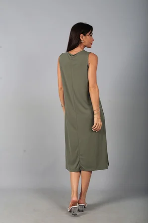 Kadın V Yaka Ön Pervazlı Pike Kumaş Kolsuz Oversize Midi Elbise