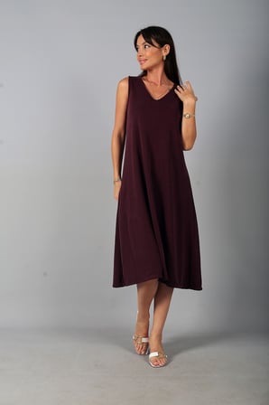 Kadın V Yaka Ön Pervazlı Pike Kumaş Kolsuz Oversize Midi Elbise