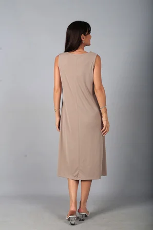 Kadın V Yaka Ön Pervazlı Pike Kumaş Kolsuz Oversize Midi Elbise