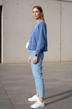 Kadın Mavi Bisiklet Yaka Pamuklu Uzun Kollu Rahat Kesim Sweatshirt - Kadın Sweatshirt