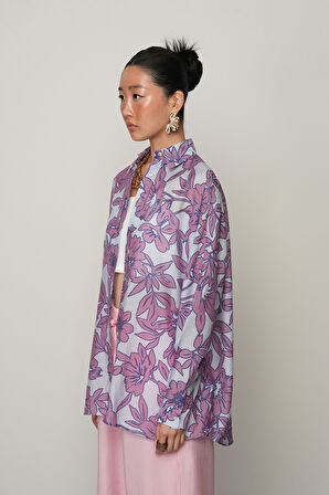 KADIN MAVİ RENK ÇİÇEK DESENLİ OVERSİZE KESİM GÖMLEK