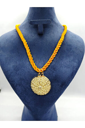 Örgü İpli Yuvarlak Figürlü Kolye