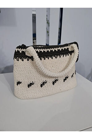 El Yapımı Orta Boy Beyaz Renk El Çantası