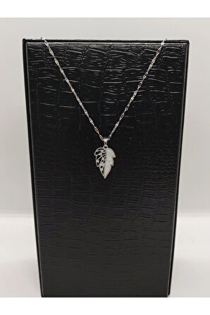 Yaprak Figürlü Çelik Kolye Silver