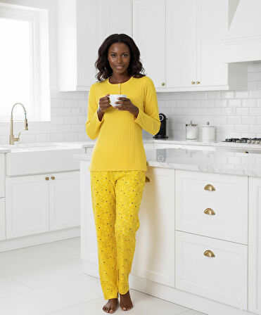 Kadın Sarı Çiçek Desen Mevsimlik Pamuklu Penye Uzun Kol Cepli Pijama Takımı-Slim Fit Dar Kalıp
