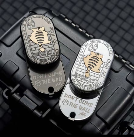 Lucky Cat EDC Slider – Yeni Nesil Premium Stres Çarkı | Black & Gold