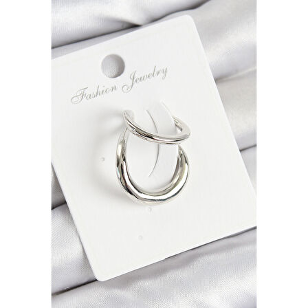 Pirinç Halka Model Gümüş Renk Sağ Kıkırdak Küpe