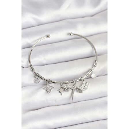 Yusufçuk Charmlı Gümüş Renk Pirinç Kadın Bileklik