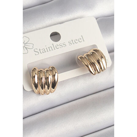 Pirinç Gold Renk İşlemeli Yarım Halka Model Kadın Küpe