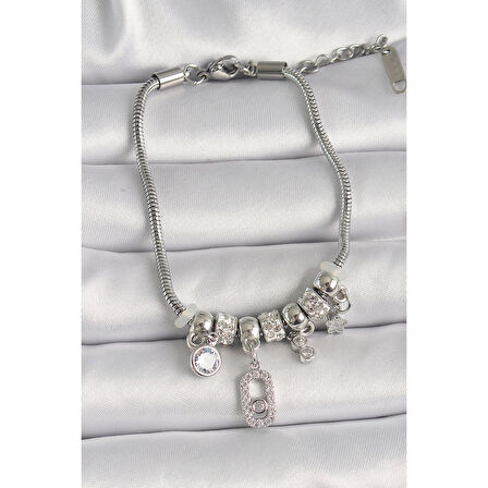 Pirinç Gümüş Renk Zincir Sallantı Zirkon Taşlı Messika Figür Yıldız Detay Kadın Bileklik