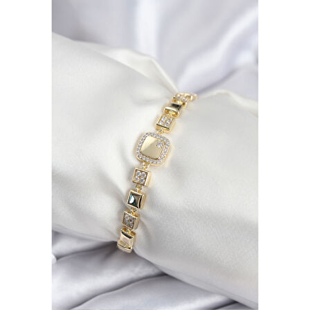 Pirinç VIP Seri Gold Renk Zirkon Taşlı Model Kadın Bileklik