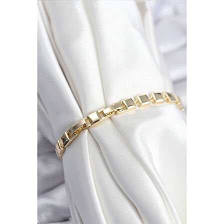 Pirinç VIP Seri Gold Renk Zirkon Taşlı Model Kadın Bileklik