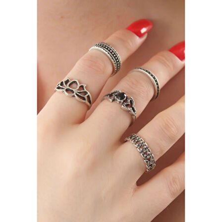 Gümüş Renk Lotus Model Siyah Kristal Taş Detay kadın Yüzük Kombin