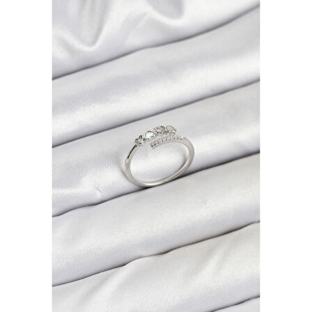 Pirinç Gümüş Renk Kalpli Detaylı Zirkon Taşlı Kadın Yüzük