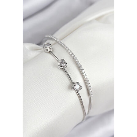 Pirinç Zirkon Taşlı Kalp Model Gümüş Renk Kadın Bileklik