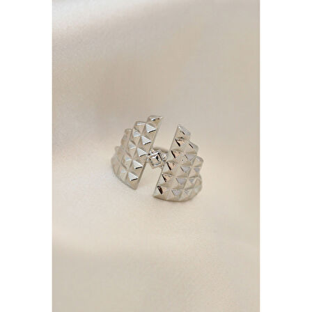 Ayarlamalı Gümüş Renk Metal Zirkon Taşlı Piramit Yüzük