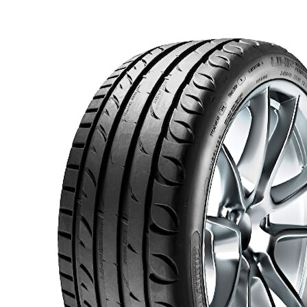 225/45R19 96W XL ULTRA HIGH PERFORMANCE TAURUS