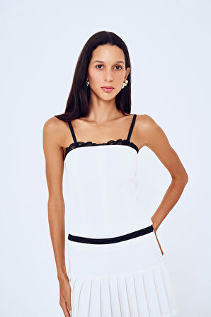 Dantel Detaylı Askılı Bluz Ekru