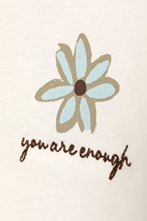 Sırtı Renkli Papatya Baskılı Tişört Ekru