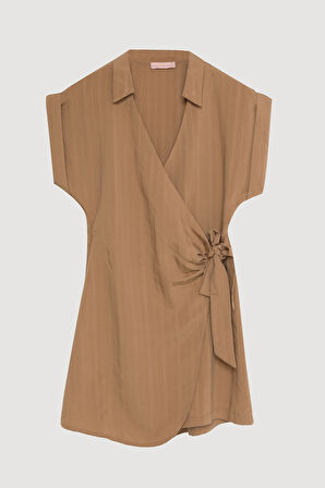 Kruvaze Yaka Beli Bağlamalı Şort Tulum Kahverengi