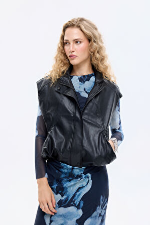 Büzgü Detaylı Dik Yaka Deri Yelek Siyah