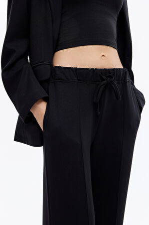 Dikiş Detaylı Yumuşak Dokulu Bol Paça Pantolon Siyah