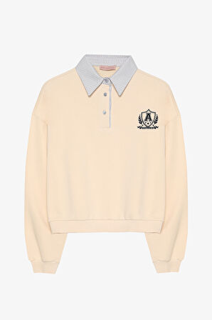 Çizgili Gömlek Yaka Detaylı Arma Nakışlı Oversize Sweatshirt Bej