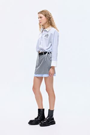 Çizgili Manşet Kol Arma Nakışlı Gömlek Mavi