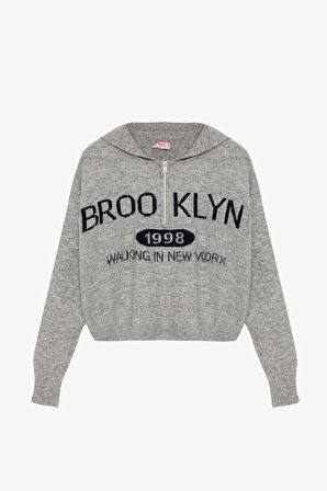 Brooklyn Yazılı Yarım Fermuarlı Triko Kazak Gri