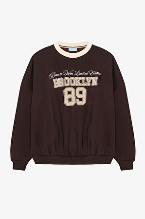 Kontrast Yaka Brooklyn Baskılı Oversize Sweatshirt Kahverengi