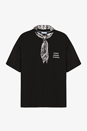 Fularlı Yazı Nakışlı Oversize Tişört Siyah