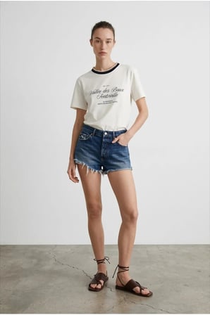 Quzu Baskı Detaylı Kadın T-shirt