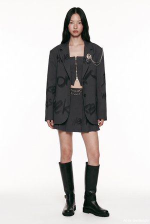 Yazı Baskılı Broş Aksesuarlı Oversize Blazer Ceket Gri