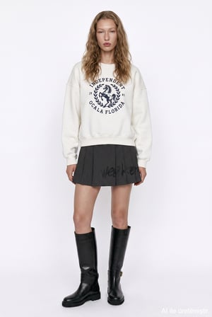 Yazı ve At Baskılı Sweatshirt Ekru