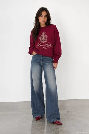 Quzu Nakış Detaylı Kadın Sweatshirt
