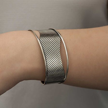 925 Ayar Gümüş Eskitme Desenli Bilezik T6121 (944944)