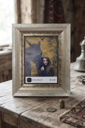 Esaret Serisi 13 x 18 Fotoğraf Çerçevesi Camlı Dekoratif Duvar & Masa Tipi Plastik Çerçeve