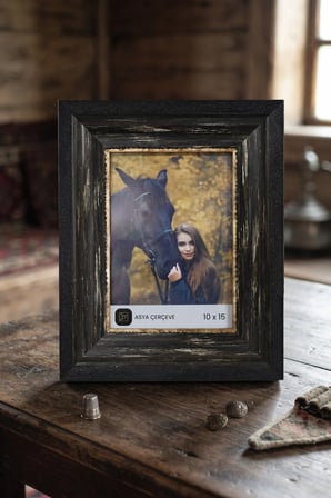 Esaret Serisi 13 x 18 Fotoğraf Çerçevesi Camlı Dekoratif Duvar & Masa Tipi Plastik Çerçeve
