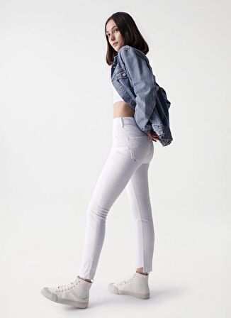 Beyaz Kadın Yüksek Bel Cropped Fit Denim Pantolon FAITH PUSH IN CROPPED JEANS IN COLOURED FABRIC 21000843