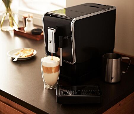 TCHIBO Esperto Latte Tam Otomatik Kahve Makinesi Antrasit